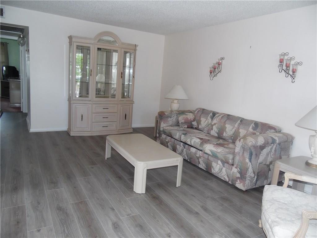 689 Durham Y 689, Deerfield Beach, Fl 33442 Property Photo 1