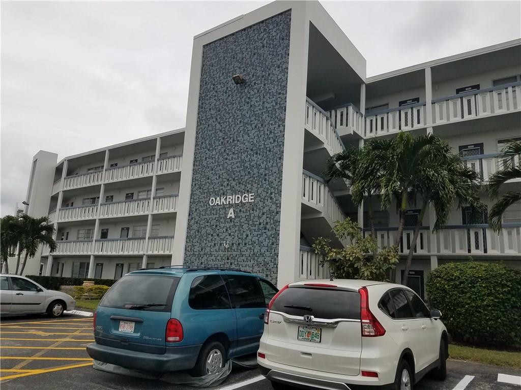 1010 Oakridge A 1010, Deerfield Beach, Fl 33442 Property Photo 1