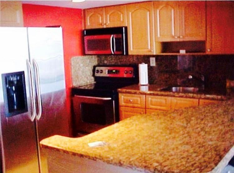 5401 Collins Avenue 1510 Property Photo 2