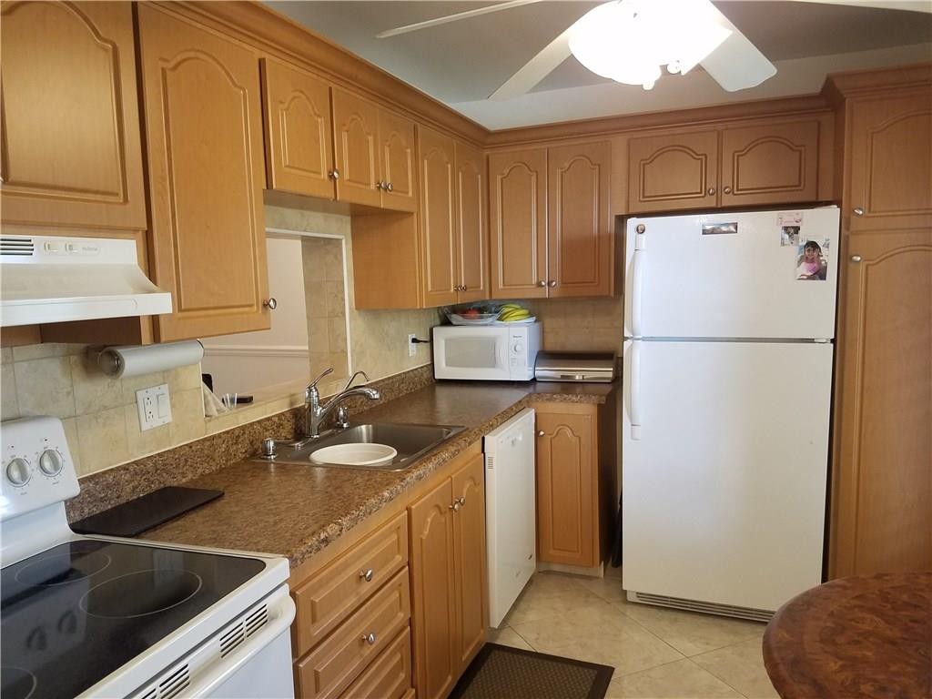 3940 Nw 42nd Avenue 321, Lauderdale Lakes, Fl 33319 Property Photo 1