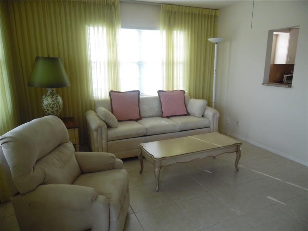 F10050378 Property Photo 1