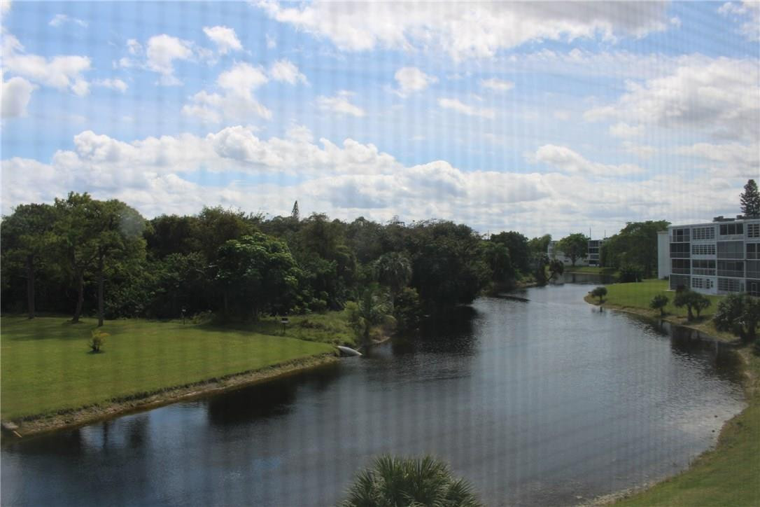 3001 Newport G 3001, Deerfield Beach, Fl 33442 Property Photo 1