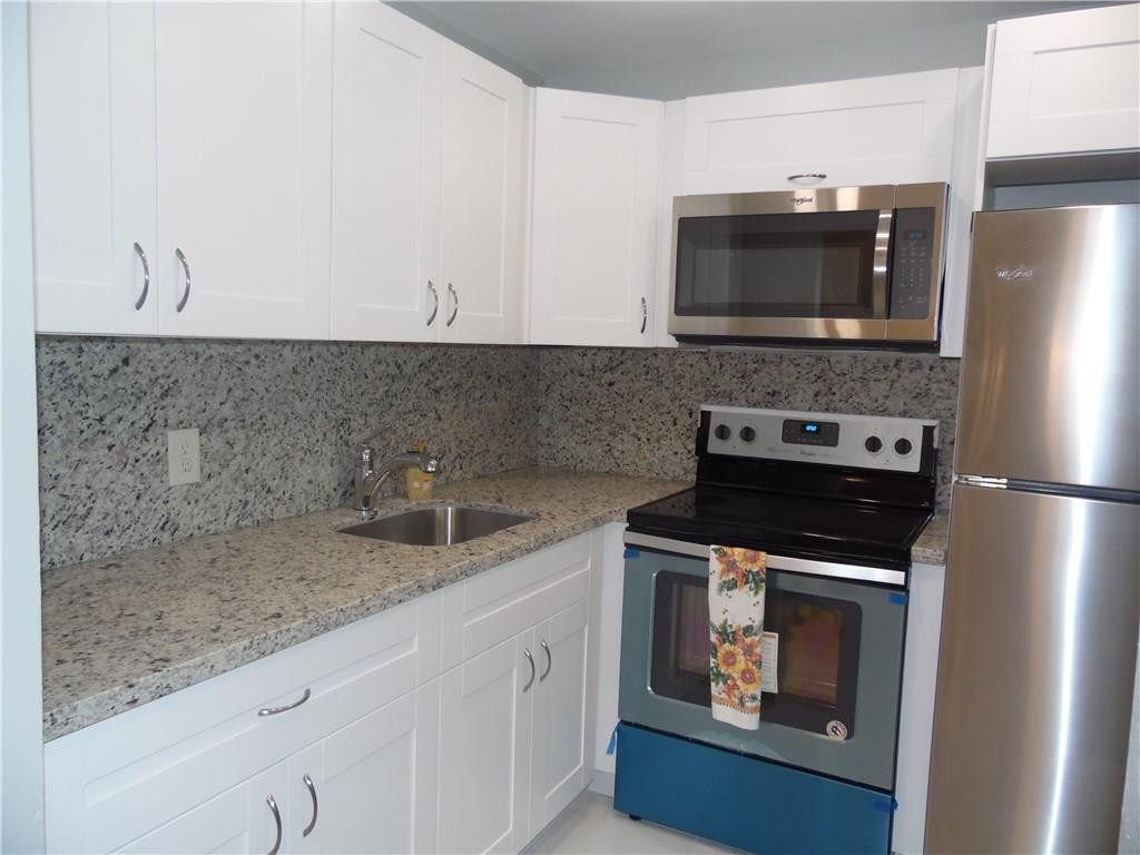 3028 Berkshire B 3028, Deerfield Beach, Fl 33442 Property Photo 1