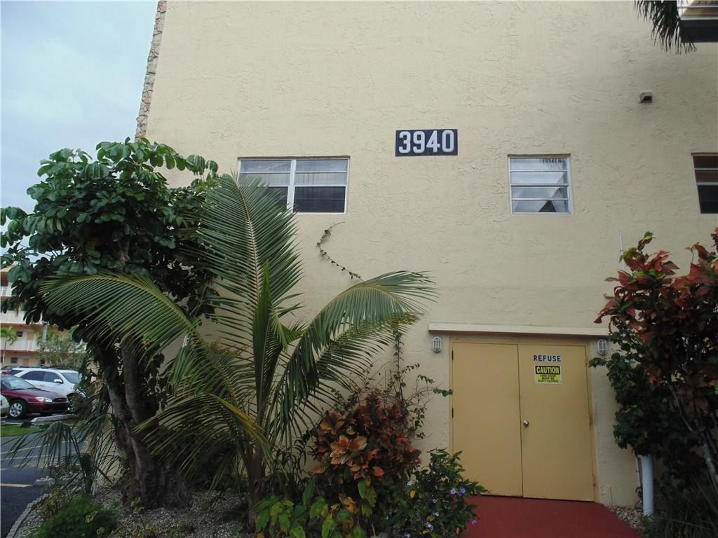 3940 Nw 42nd Avenue 322, Lauderdale Lakes, Fl 33319 Property Photo 1