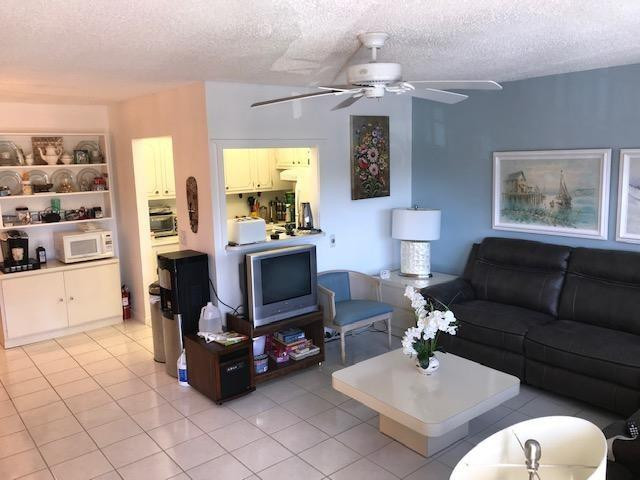2064 Cambridge D 2064, Deerfield Beach, Fl 33442 Property Photo 1