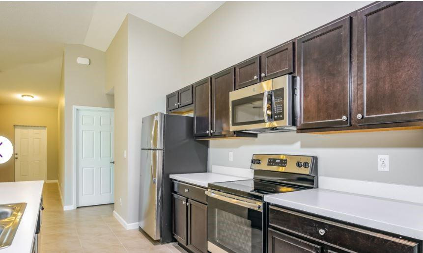 F10186732 Property Photo 2