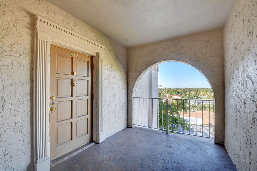 4281 Nw 41st Street 412, Lauderdale Lakes, Fl 33319 Property Photo 1