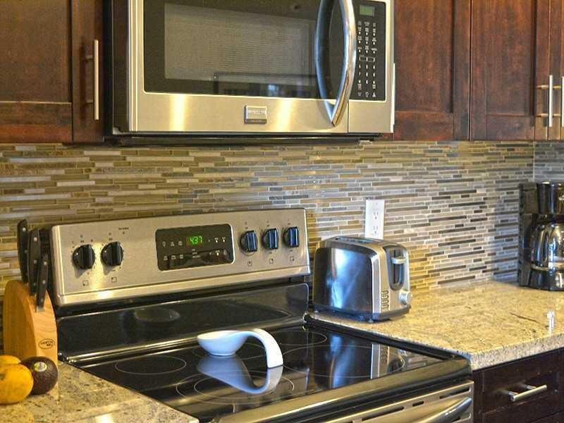 2240 N Cypress Bend Drive 202 Property Photo 3