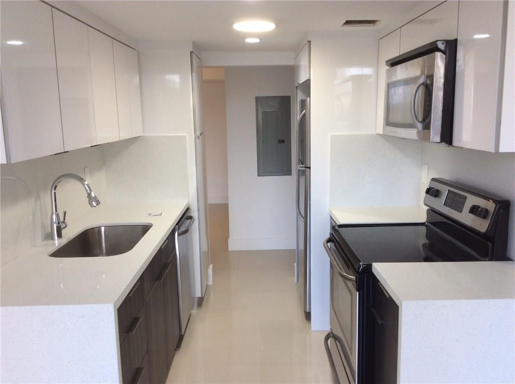 210 174th Street 317, Sunny Isles Beach, Fl 33160 Property Photo 1