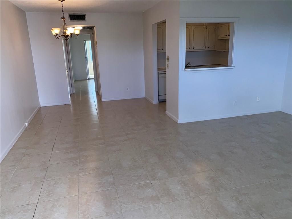 4027 Ellesmere B 4027 Property Photo 1