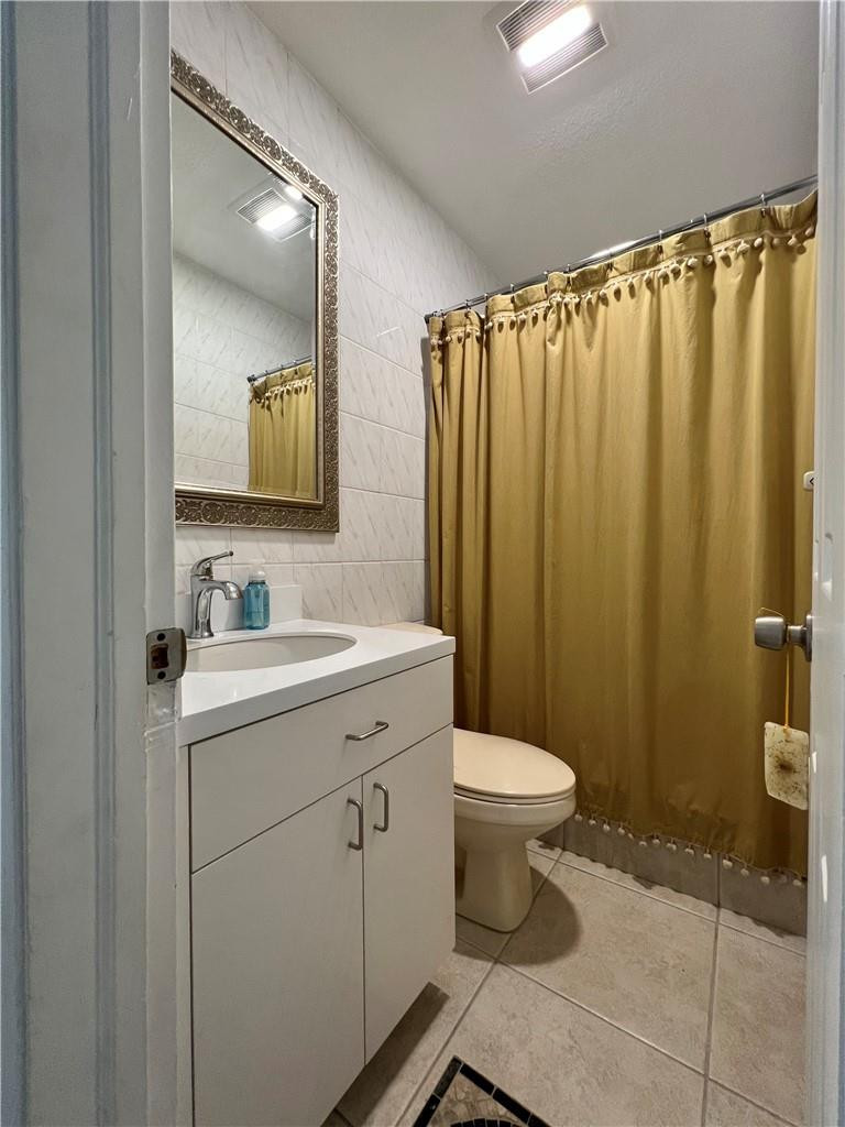 225 E 41st Street Property Photo 8