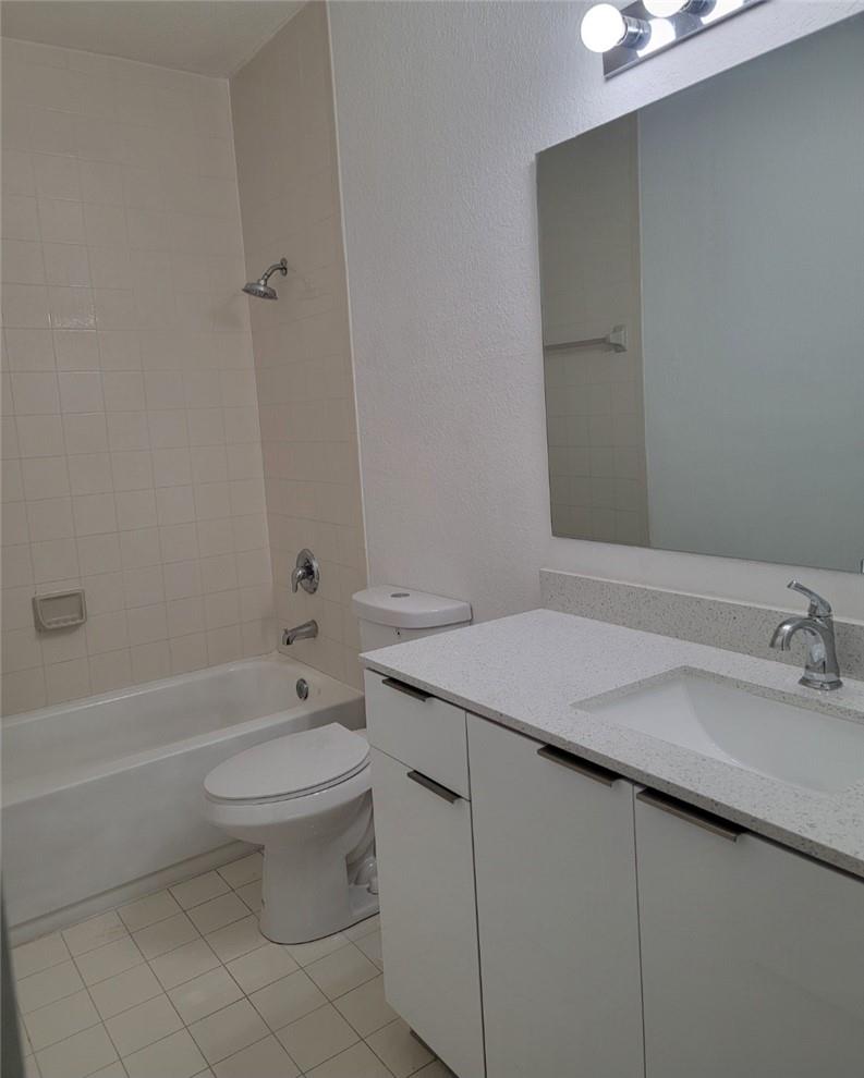 1663 Se 29th St 203 Property Photo 8
