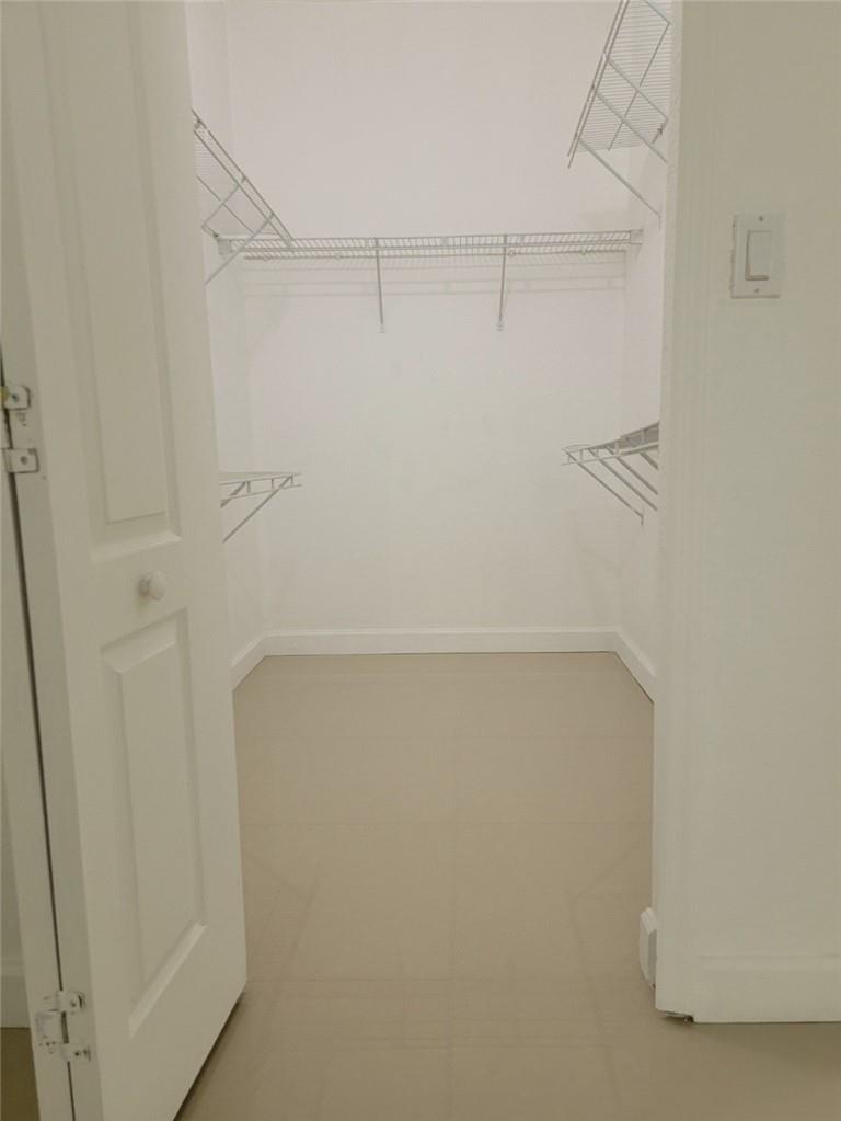 1663 Se 29th St 203 Property Photo 9