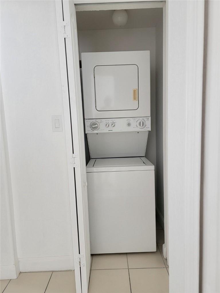 1663 Se 29th St 203 Property Photo 12