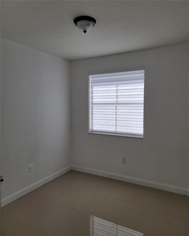 1663 Se 29th St 203 Property Photo 13