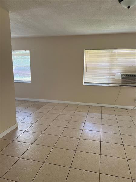F10371715 Property Photo 5