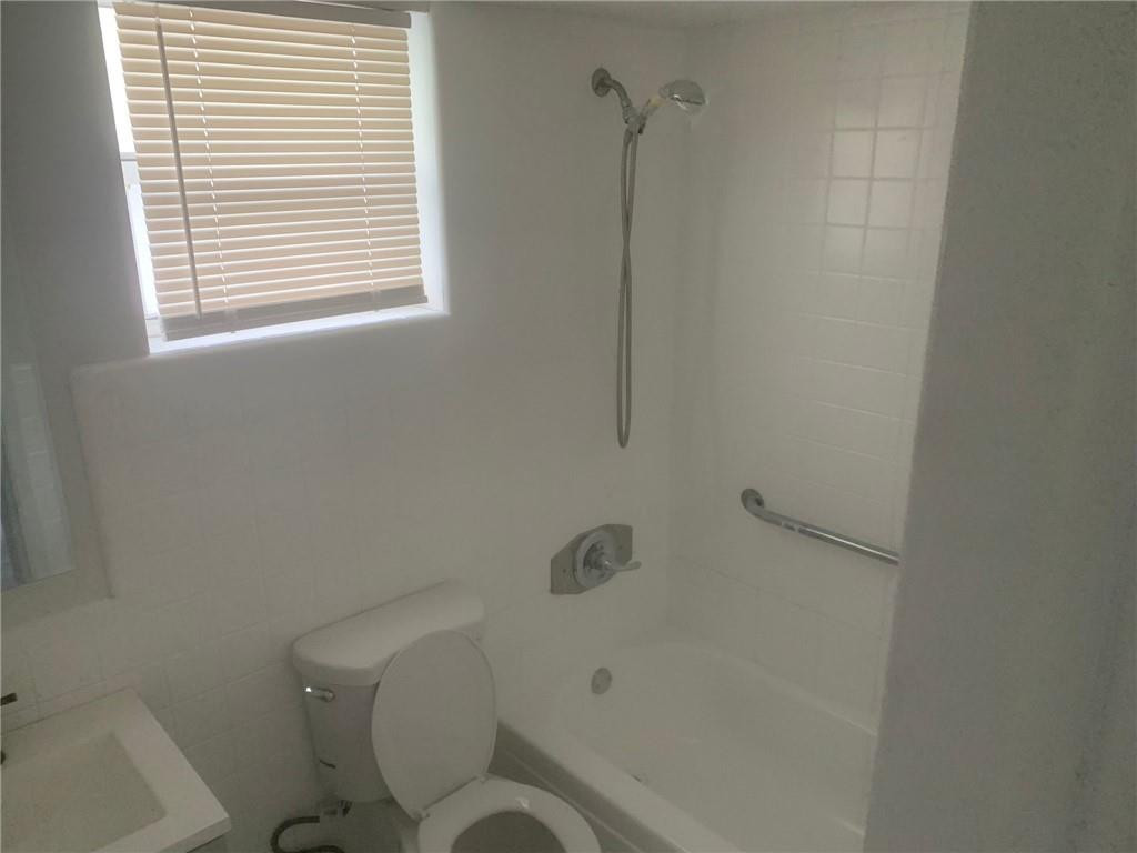F10381601 Property Photo 4