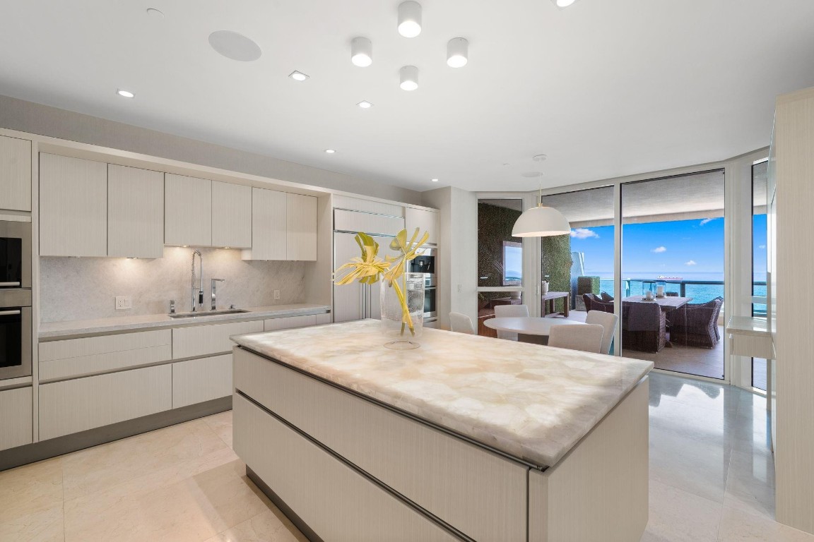 101 S Fort Lauderdale Beach Boulevard 2703 Property Photo 14