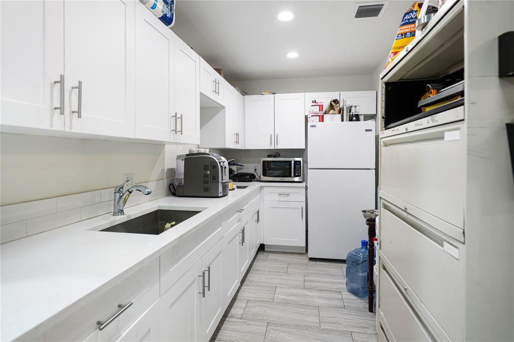 2736 N Federal Property Photo 8