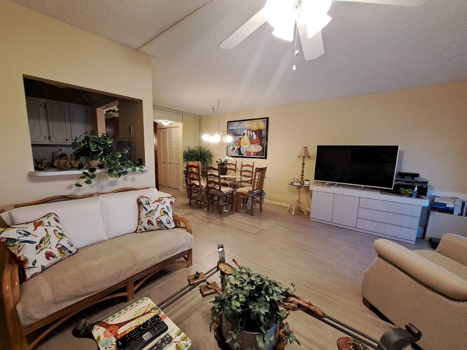 336 Oakridge S Property Photo 1