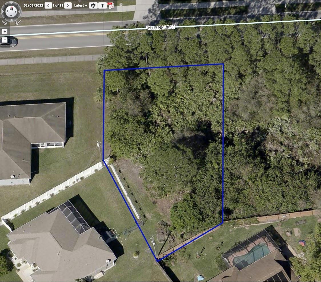 1218 Se Wyoming Dr Drive Property Photo 1