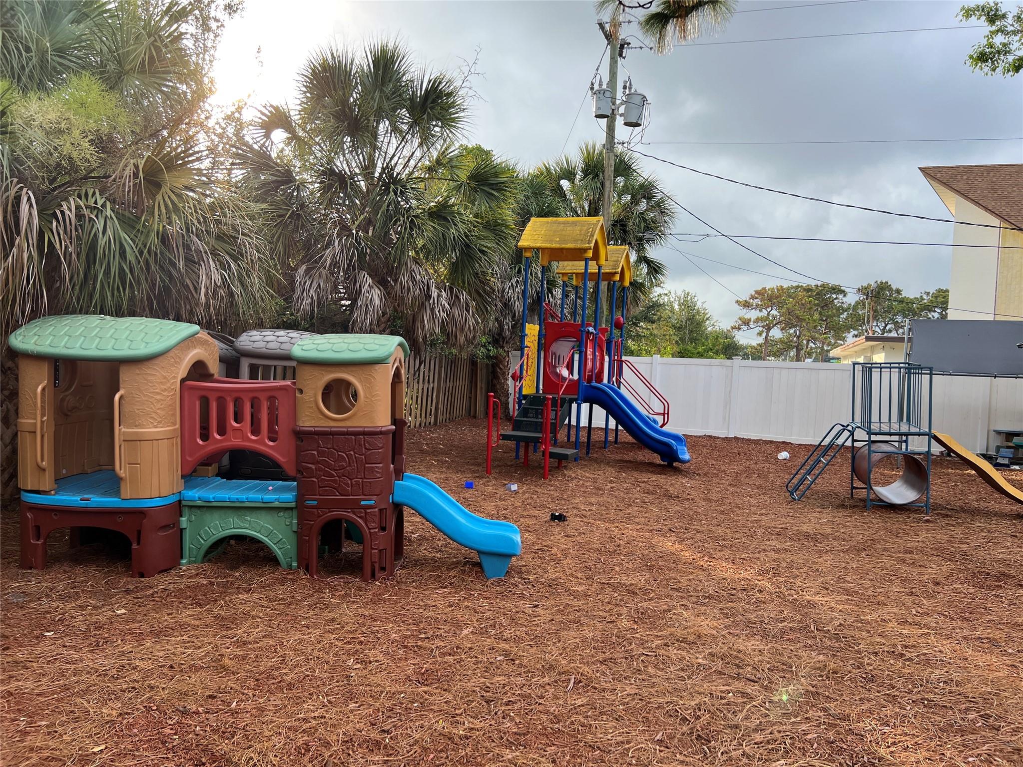 1602 Banyan Dr Property Photo 8