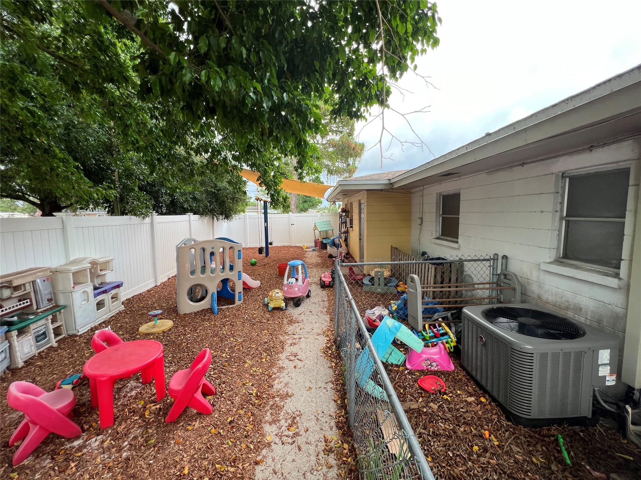 1602 Banyan Dr Property Photo 14