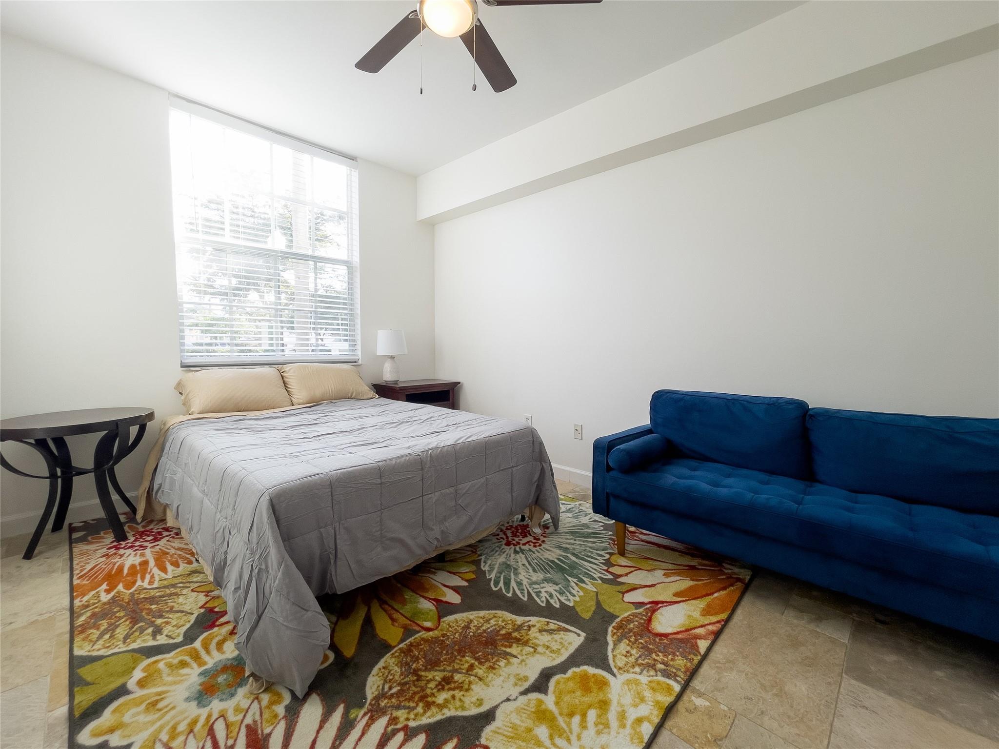1900 Van Buren St 118b Property Photo 16