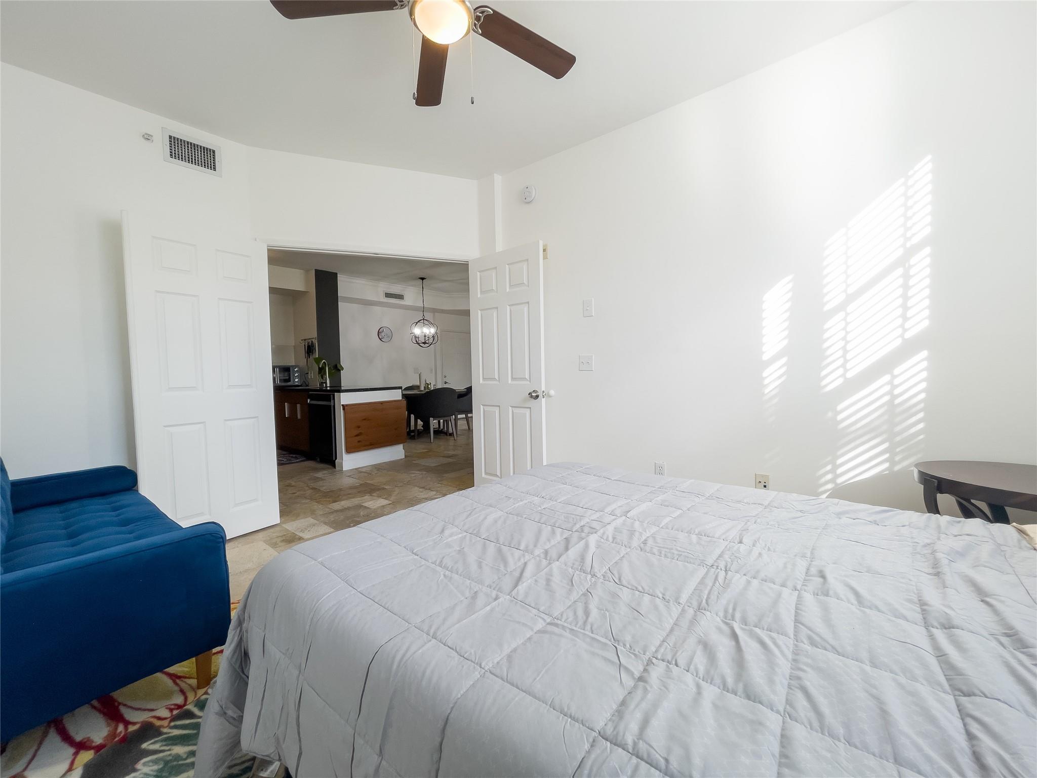 1900 Van Buren St 118b Property Photo 18
