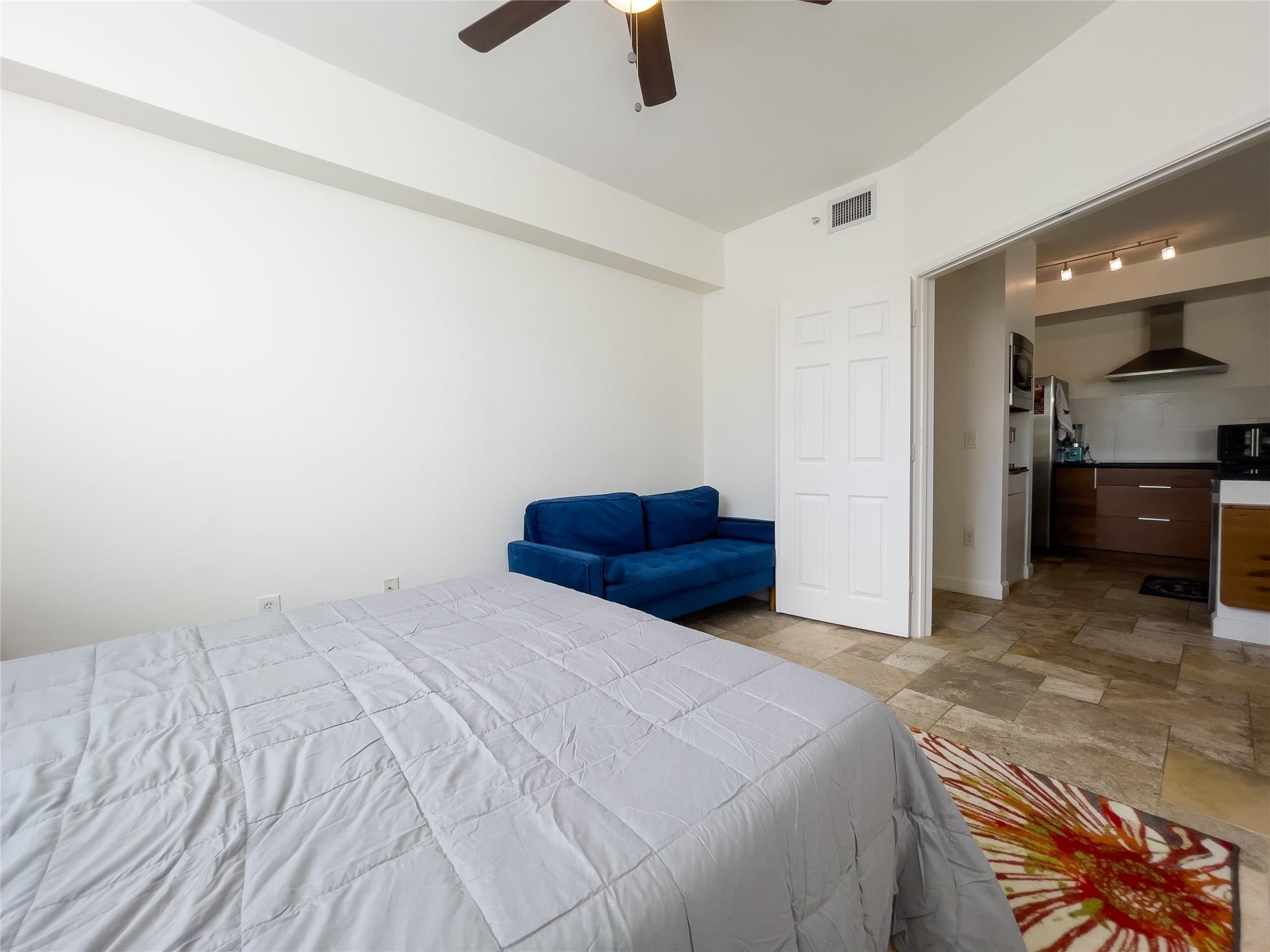 1900 Van Buren St 118b Property Photo 19