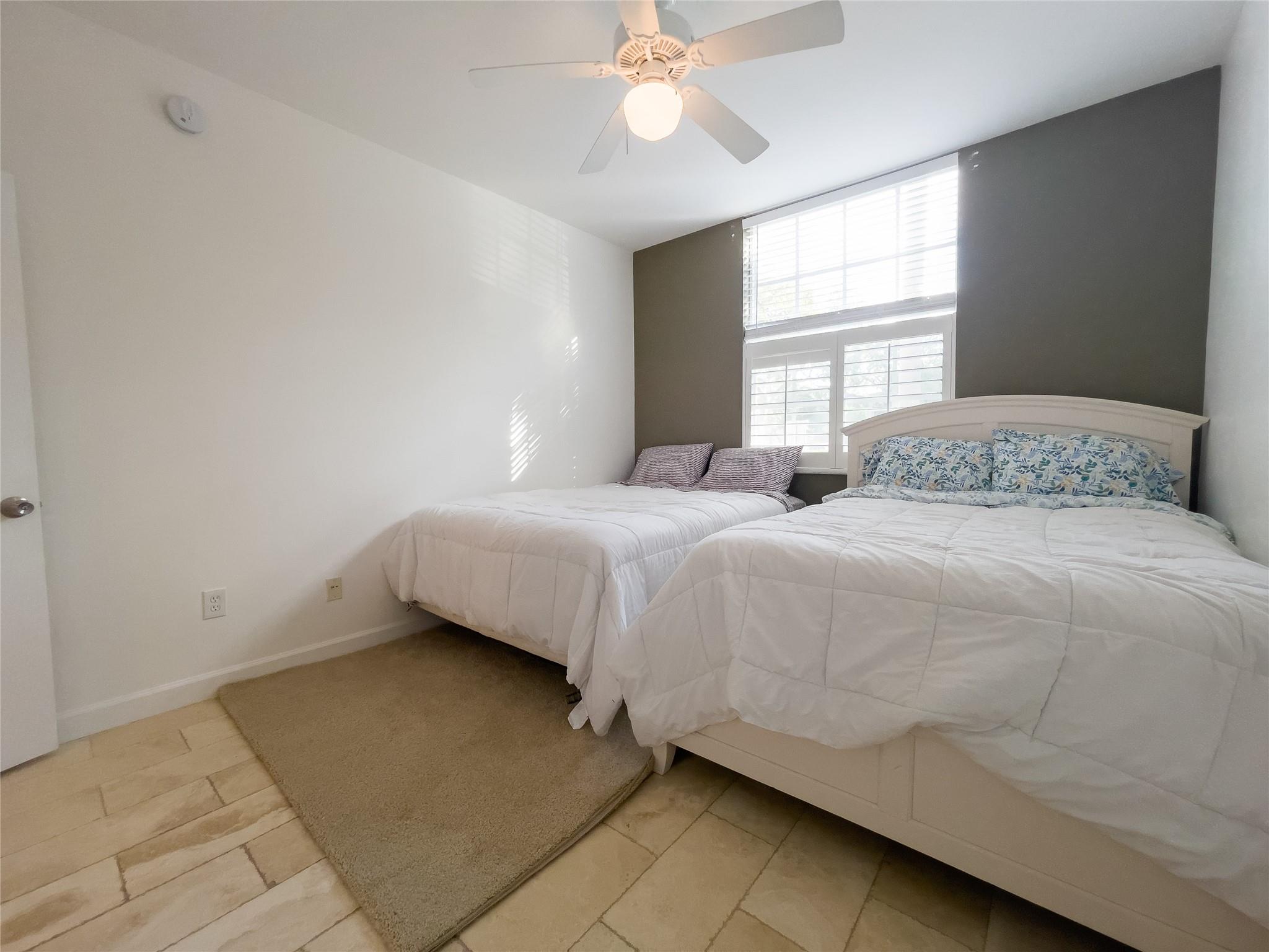 1900 Van Buren St 118b Property Photo 21