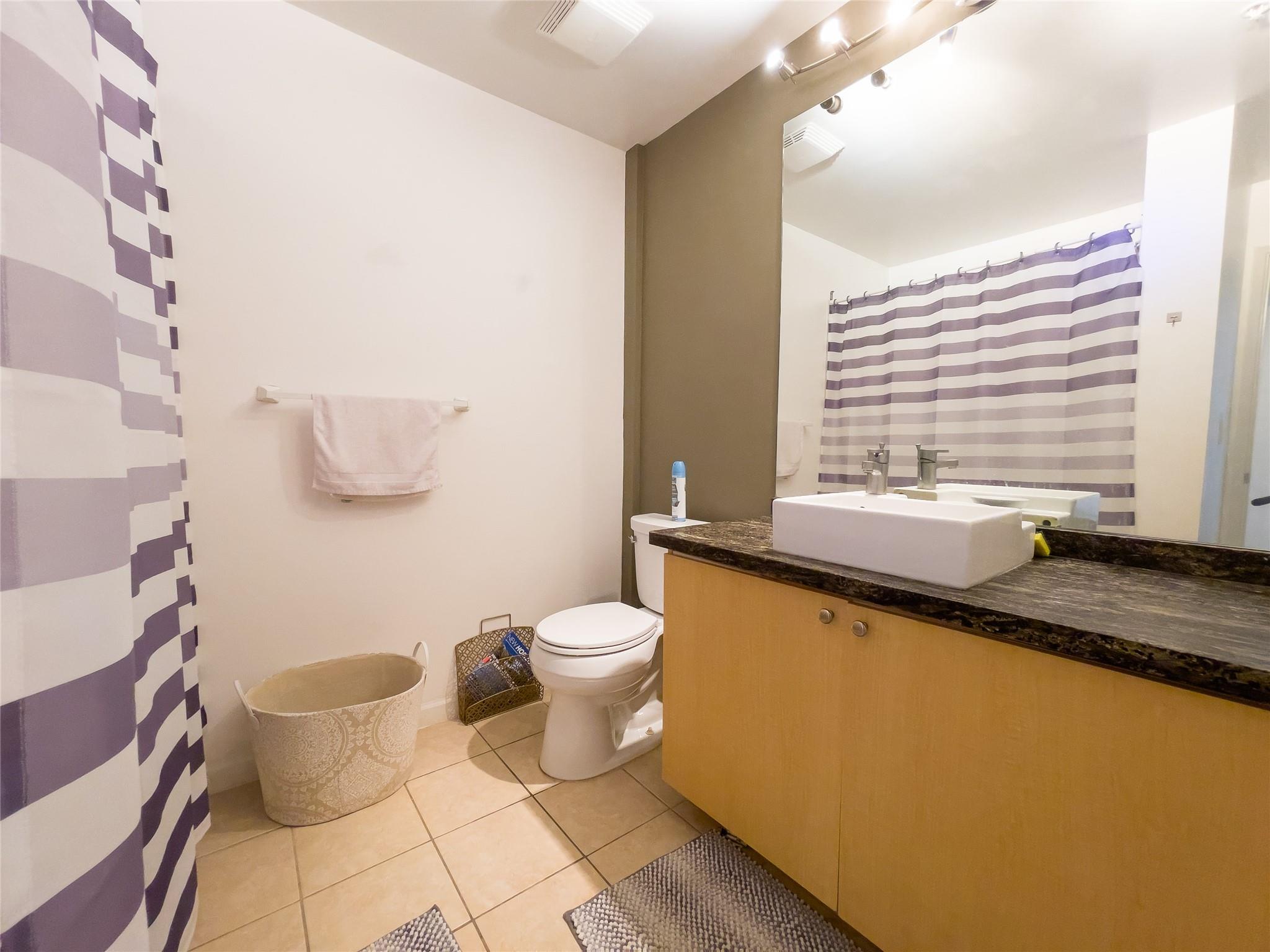 1900 Van Buren St 118b Property Photo 22