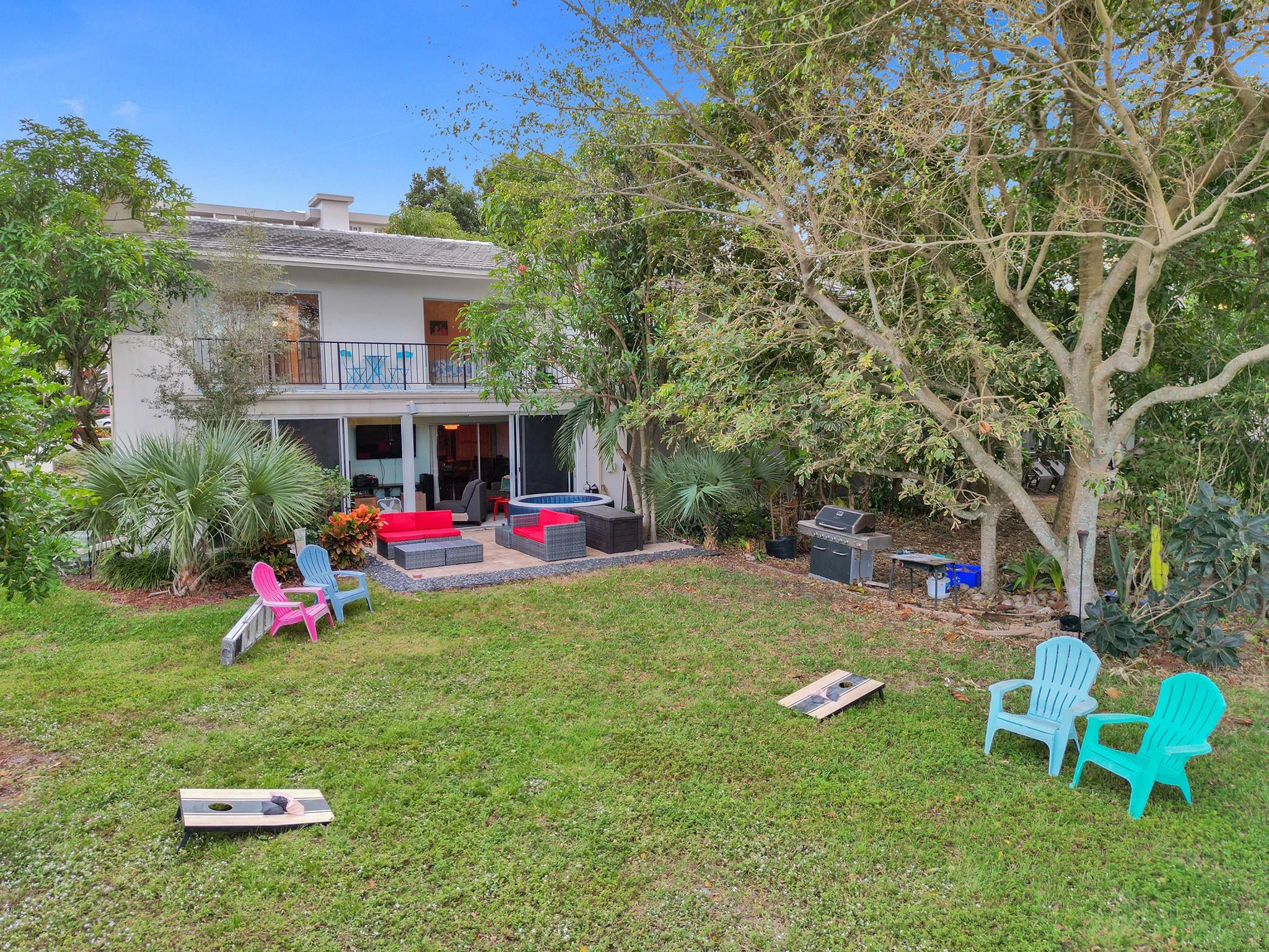 3135 N Palm Aire Dr 3135 Property Photo 1