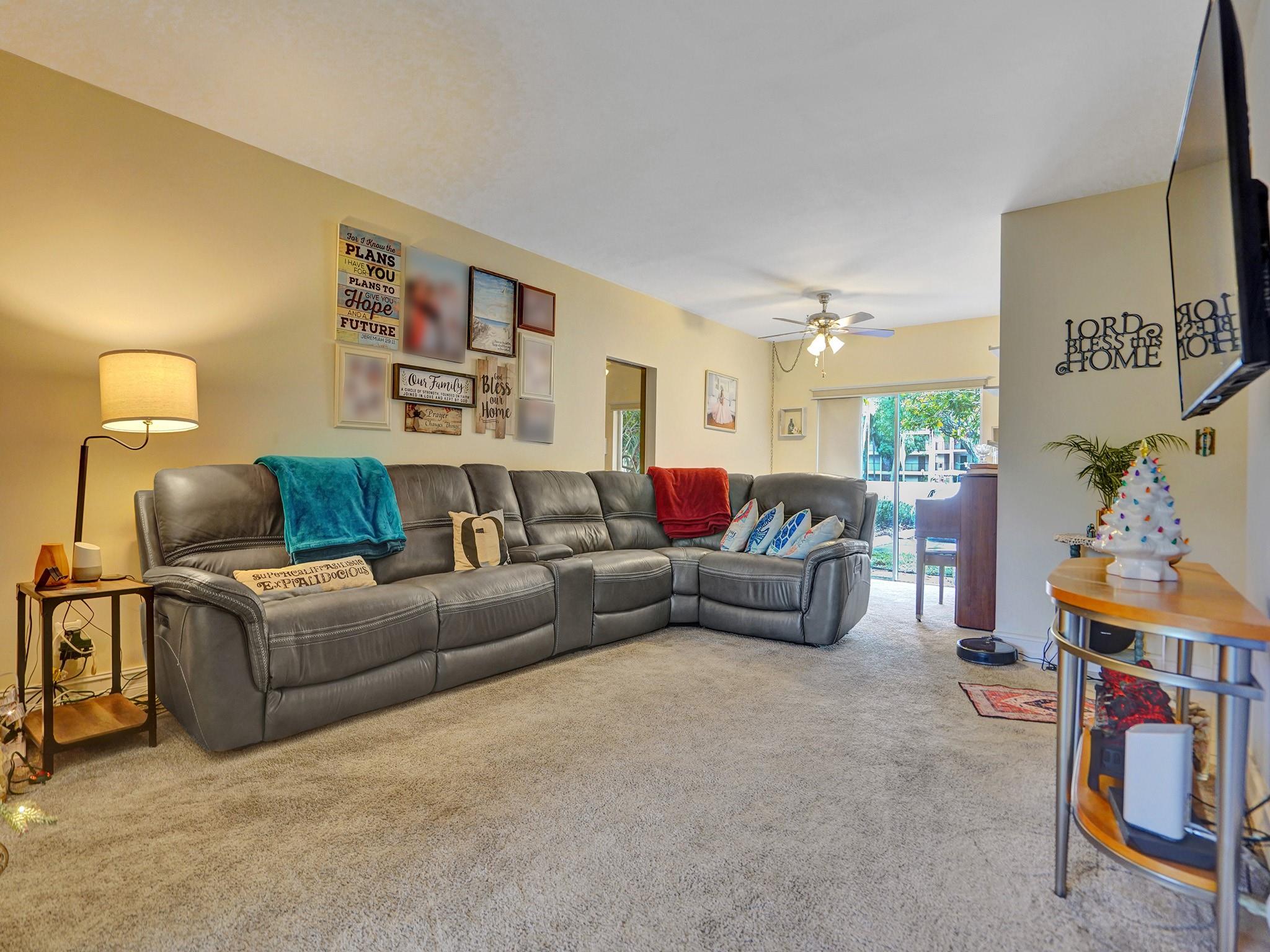 3135 N Palm Aire Dr 3135 Property Photo 16