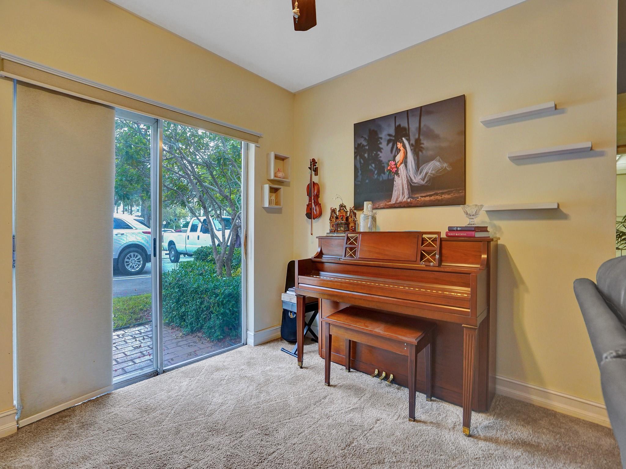 3135 N Palm Aire Dr 3135 Property Photo 20