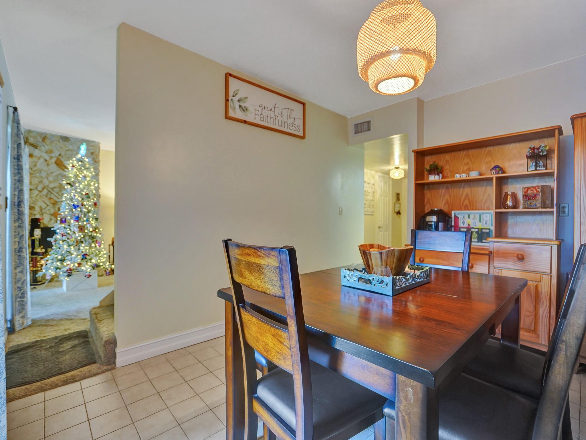 3135 N Palm Aire Dr 3135 Property Photo 24