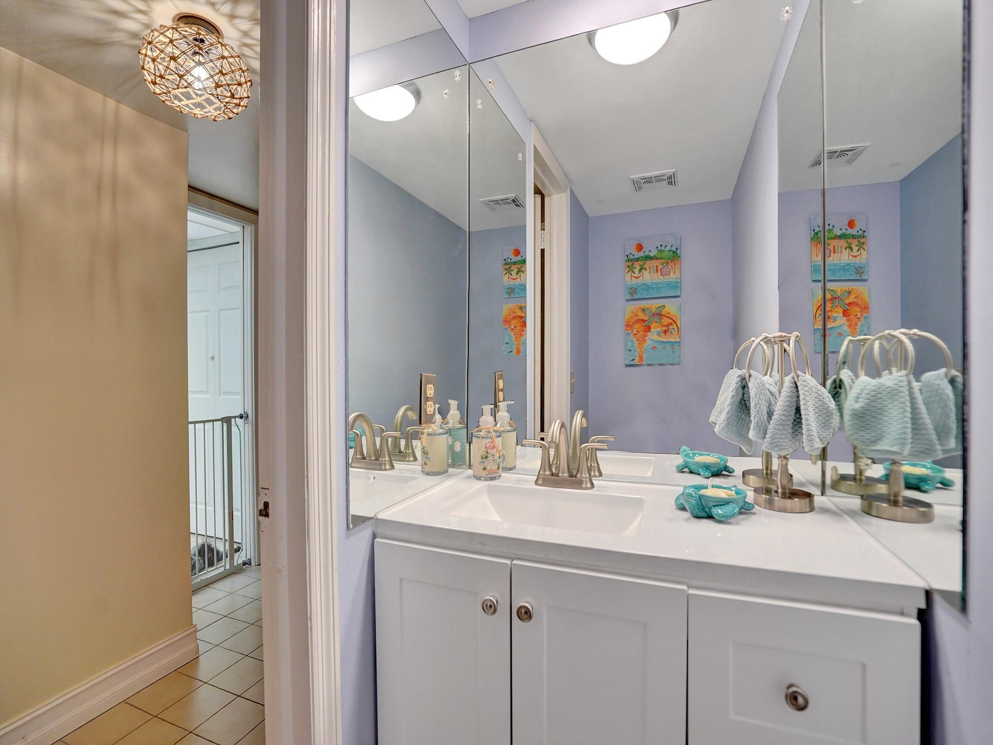 3135 N Palm Aire Dr 3135 Property Photo 28
