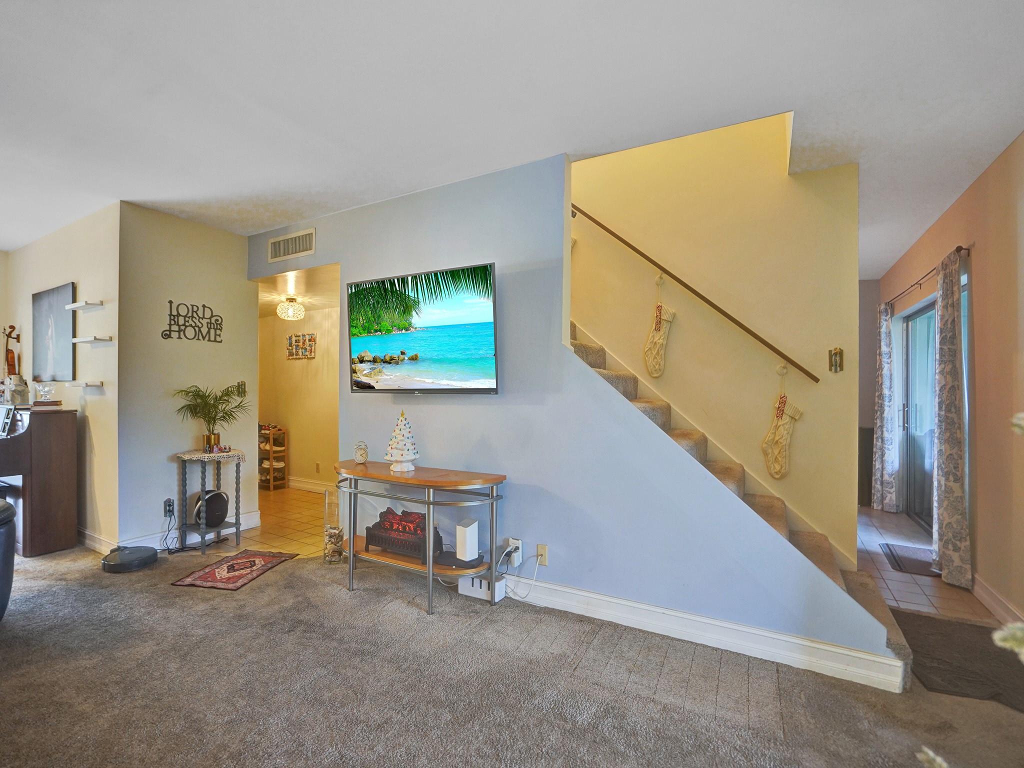 3135 N Palm Aire Dr 3135 Property Photo 29