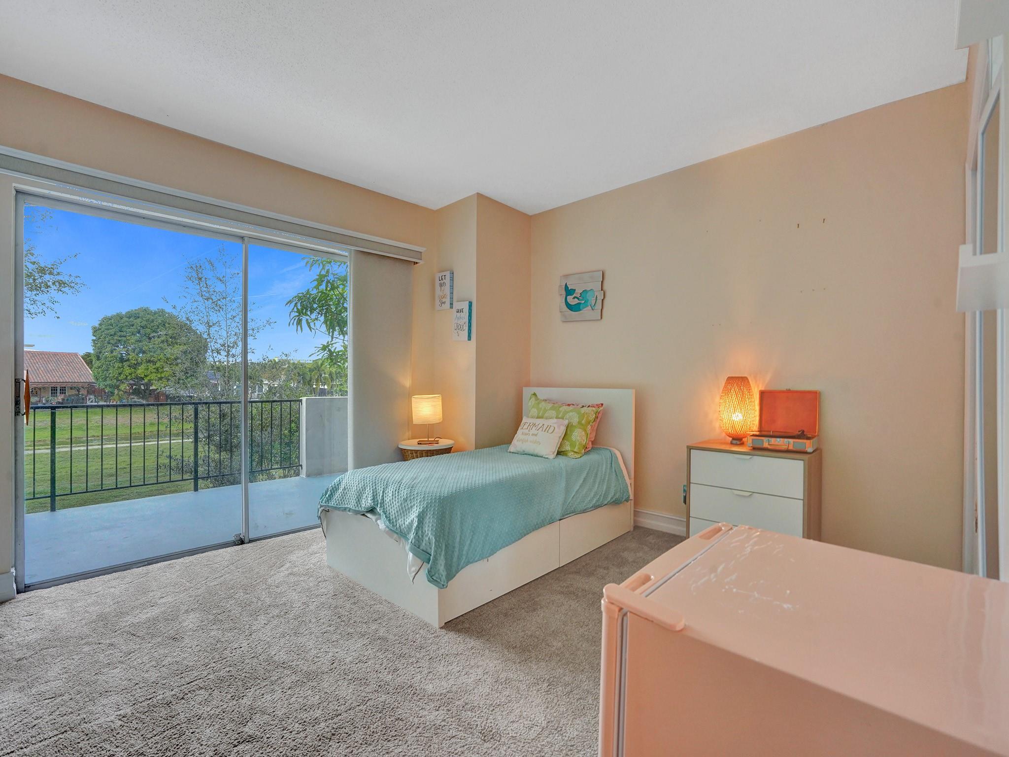 3135 N Palm Aire Dr 3135 Property Photo 32