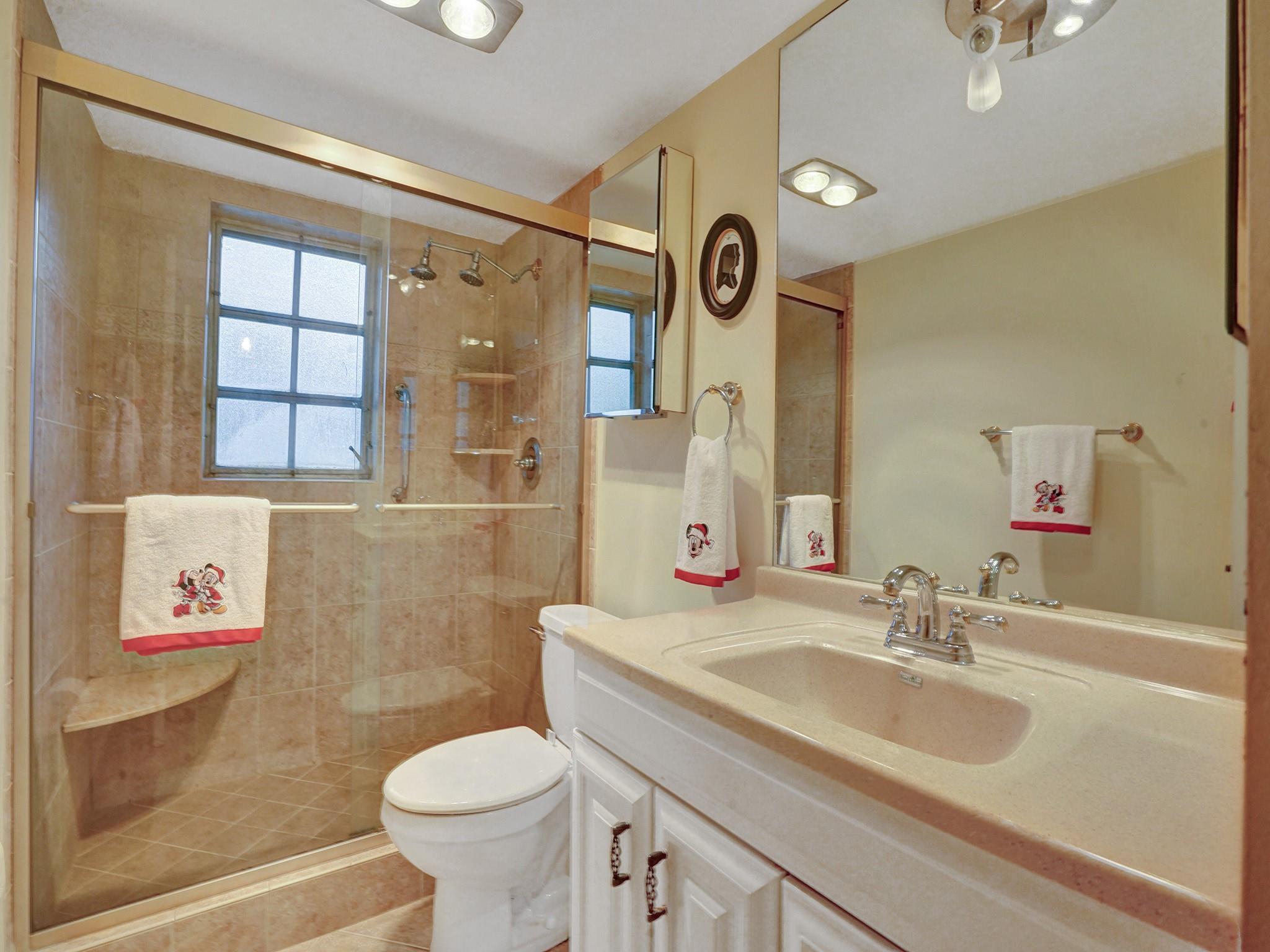 3135 N Palm Aire Dr 3135 Property Photo 34