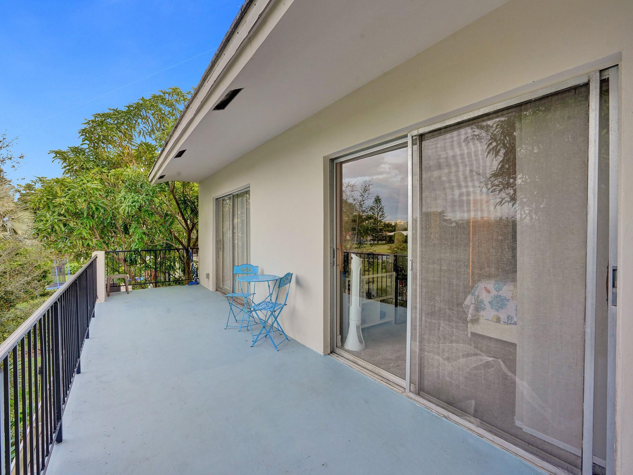 3135 N Palm Aire Dr 3135 Property Photo 35