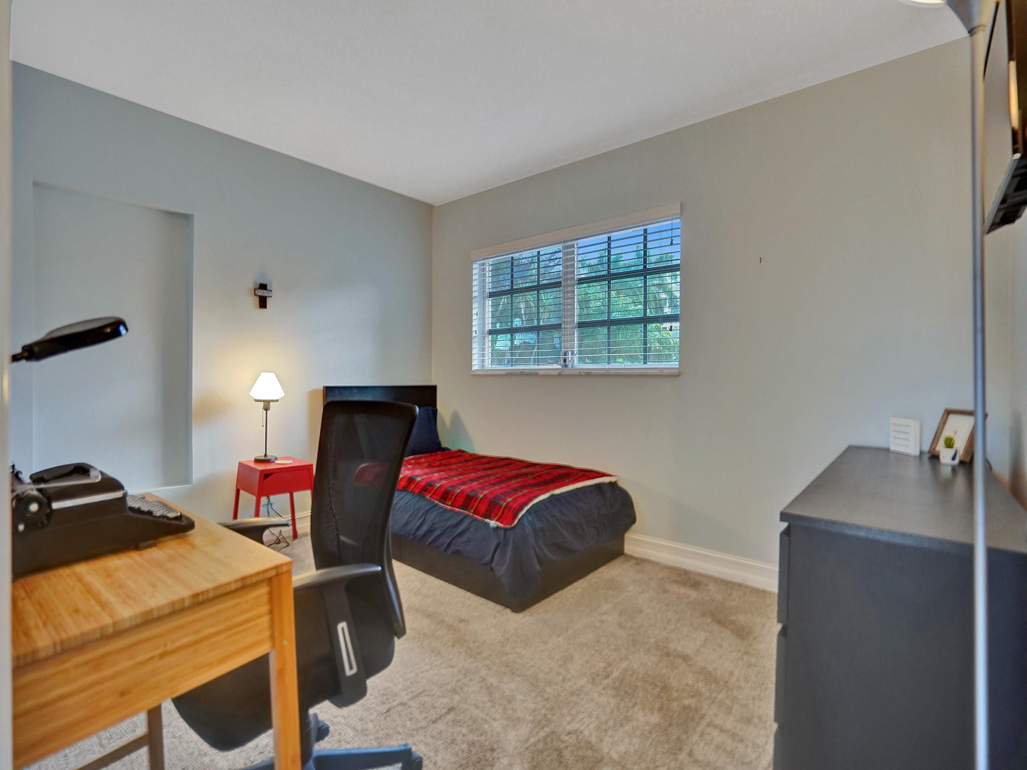 3135 N Palm Aire Dr 3135 Property Photo 41