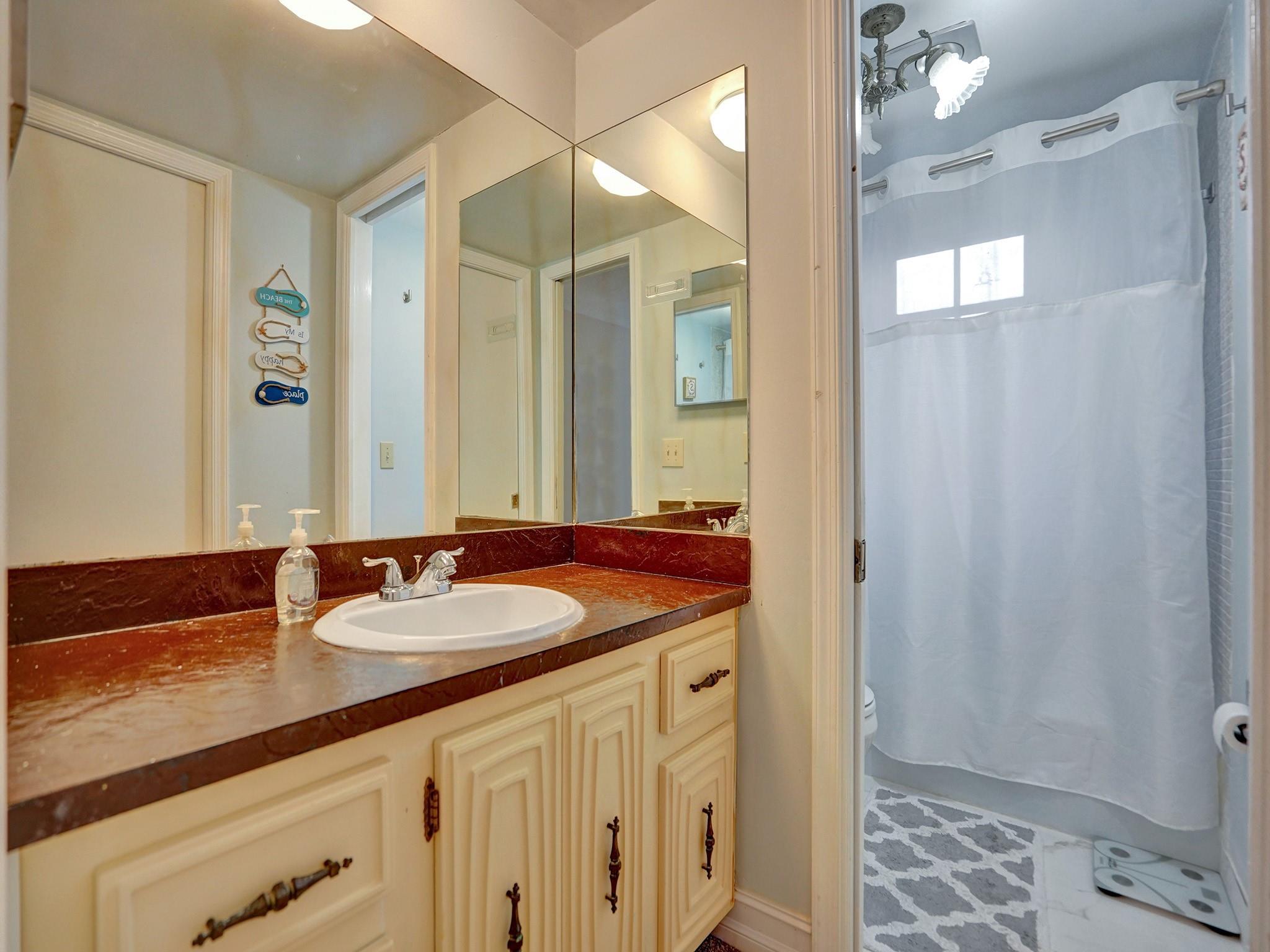 3135 N Palm Aire Dr 3135 Property Photo 50