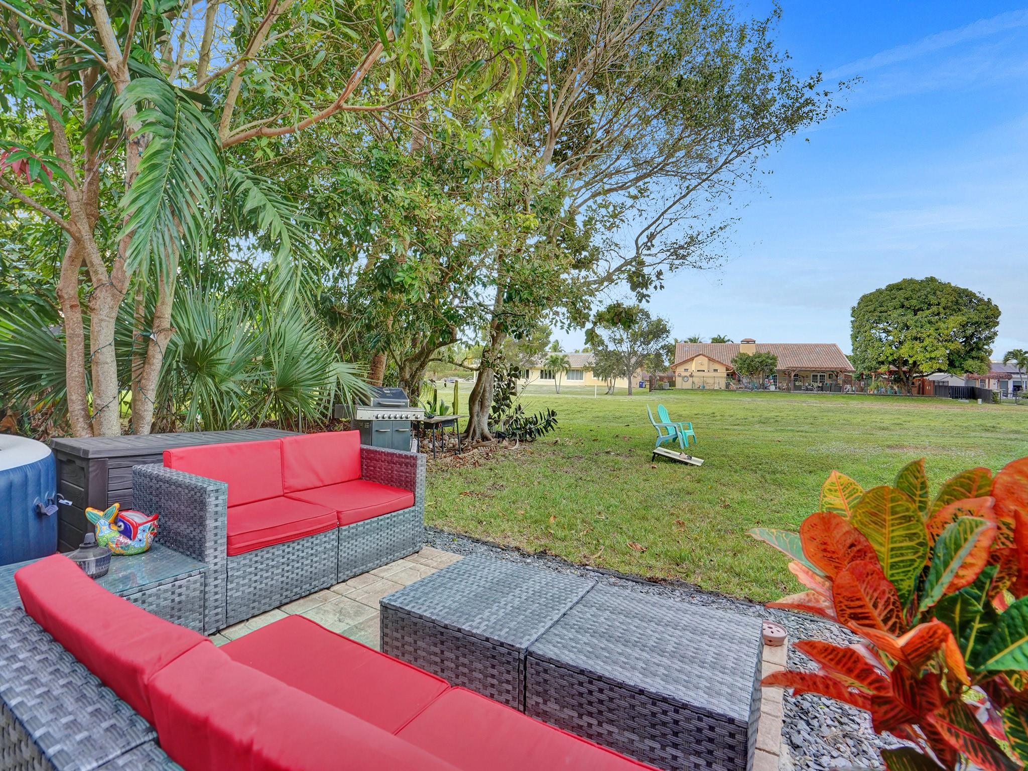 3135 N Palm Aire Dr 3135 Property Photo 63