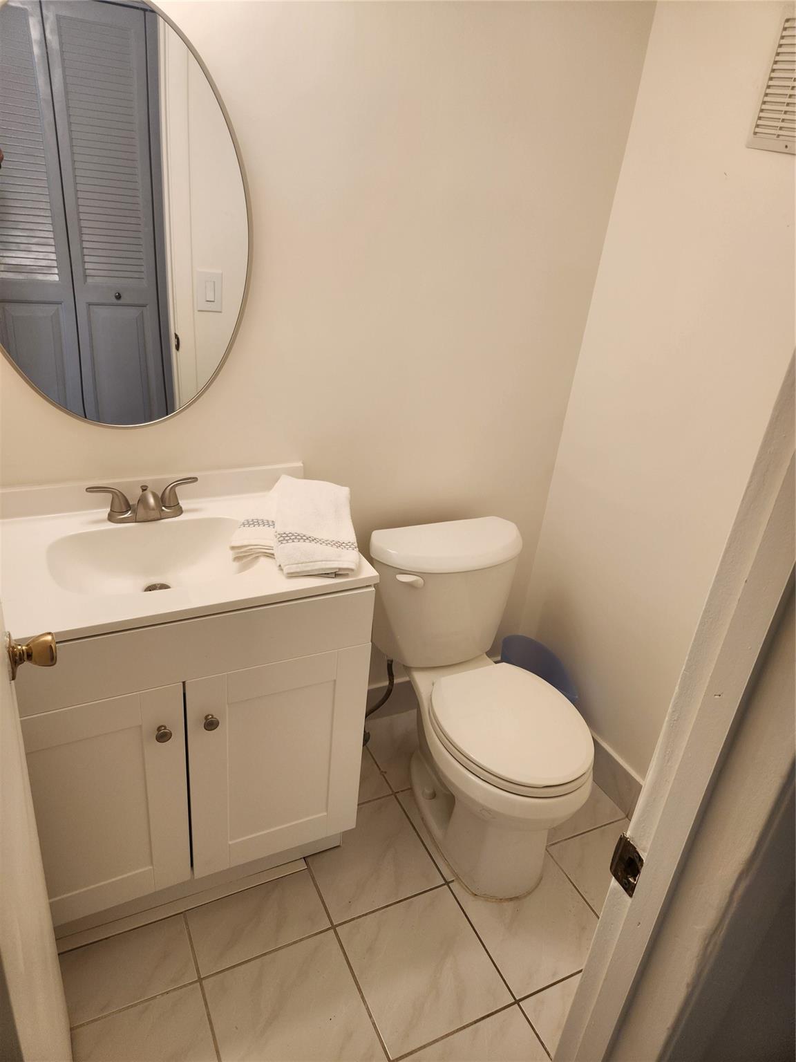218 Farnham J 218 Property Photo 11