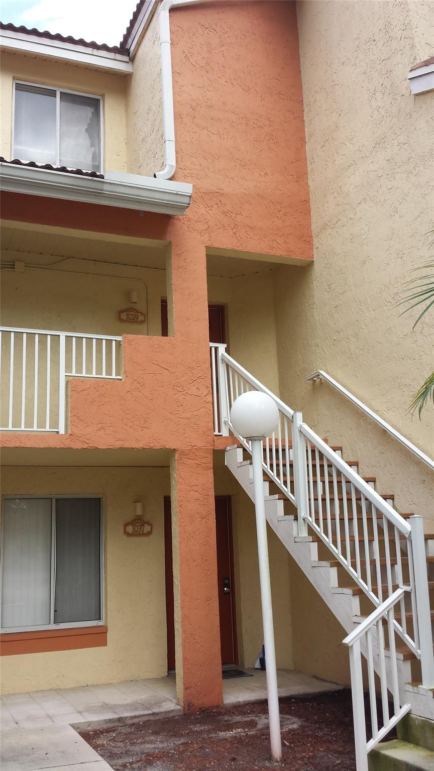 1039 Coral Club Drive 1039