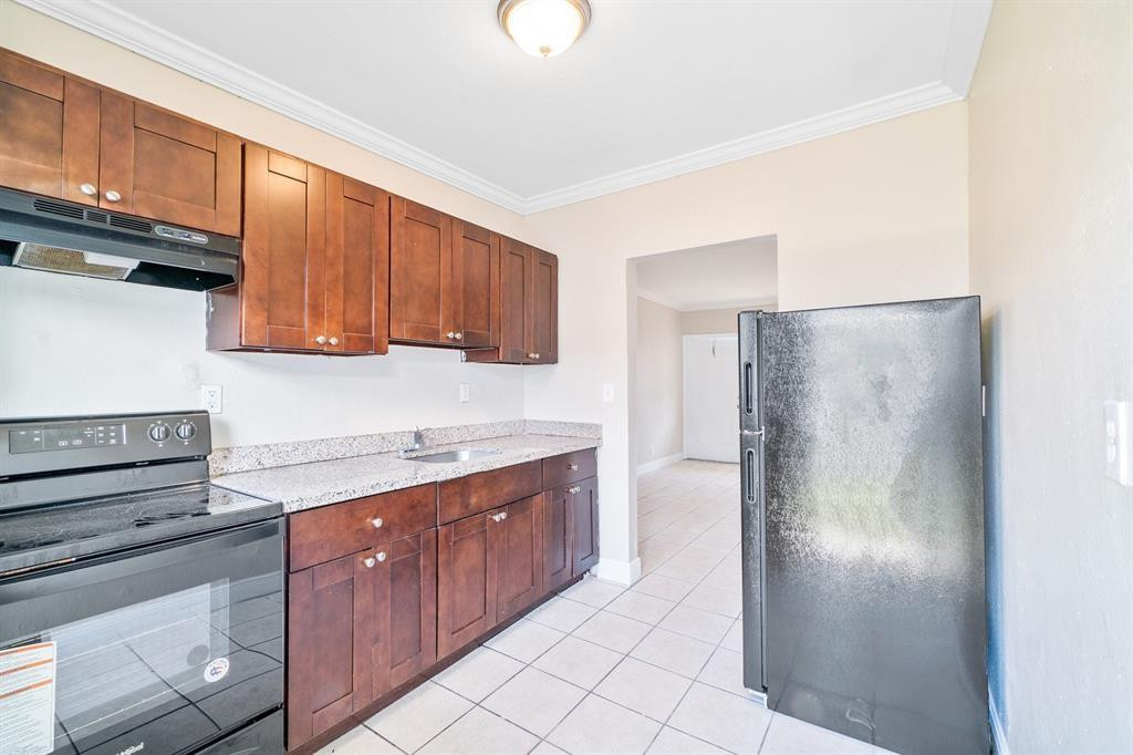 F10425124 Property Photo 2