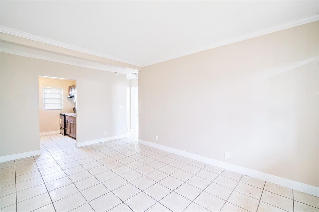 F10425124 Property Photo 3