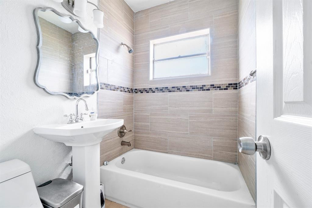 F10425124 Property Photo 4
