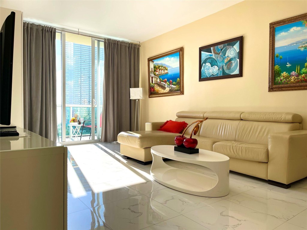 19370 Collins Avenue Property Photo 2